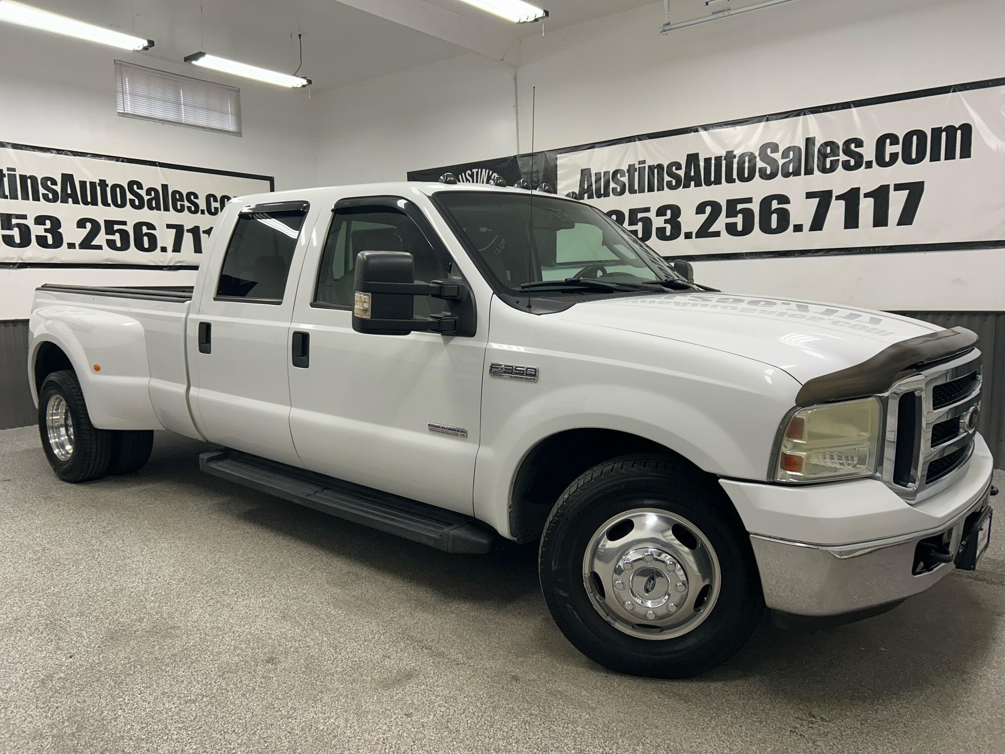 Oxford White Clearcoat 2006 Ford F-350 Super Duty Pickup Truck Rear-Wheel Drive Automatic