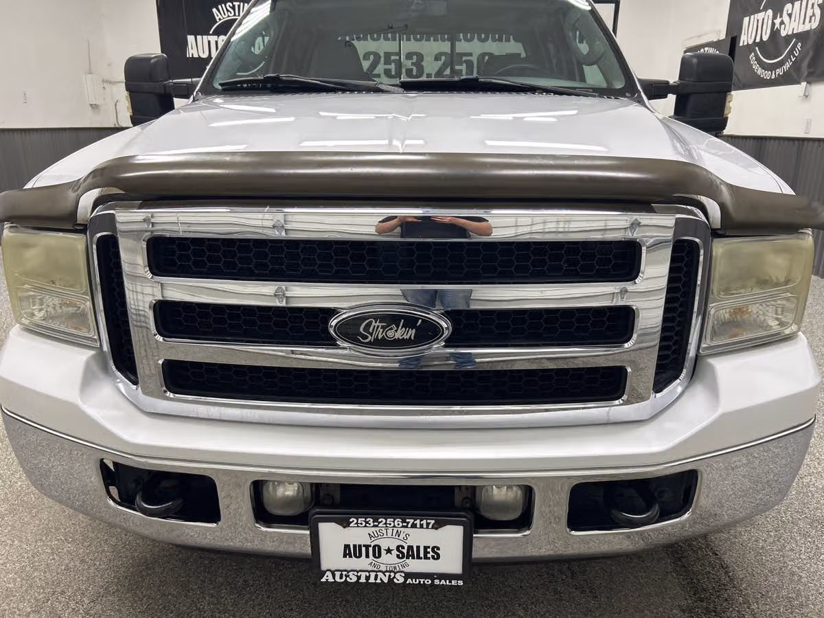 2006 Ford F-350 Super Duty Lariat Crew Cab Image 2
