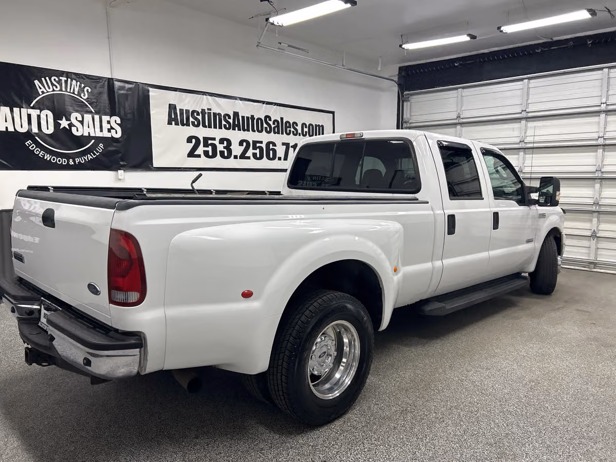 2006 Ford F-350 Super Duty Lariat Crew Cab Image 6