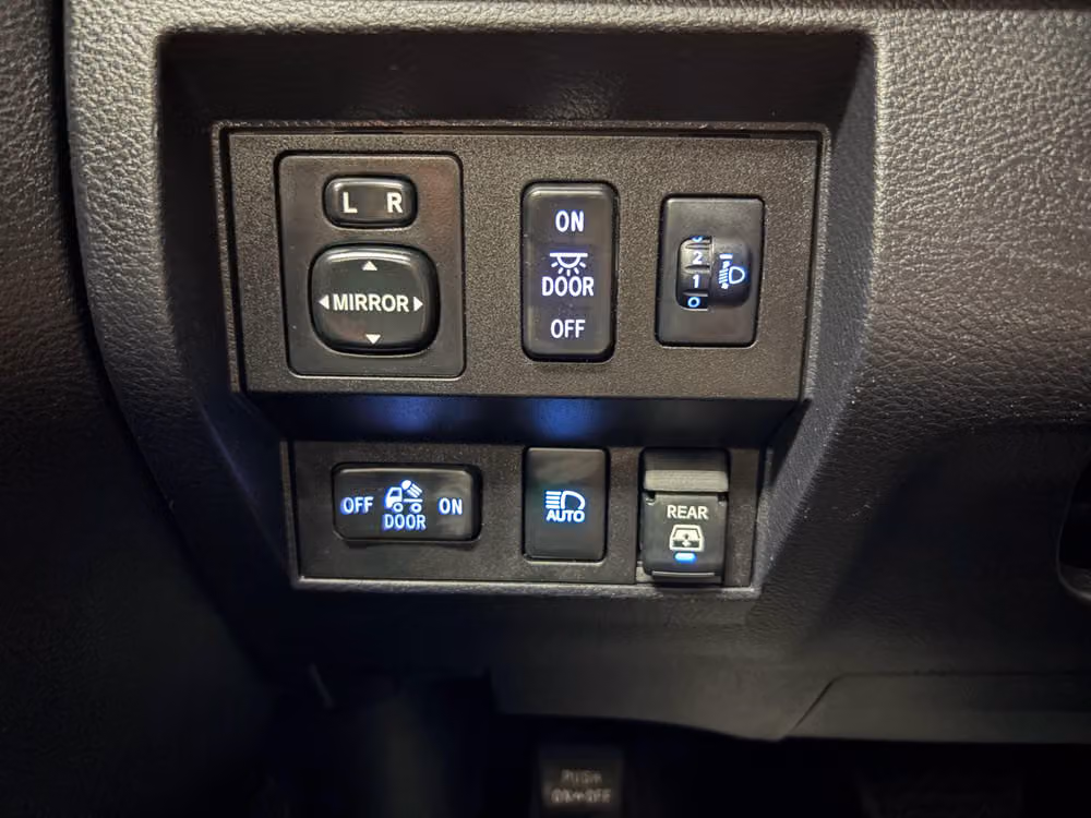 2019 Toyota Tundra SR5 CrewMax Image 16