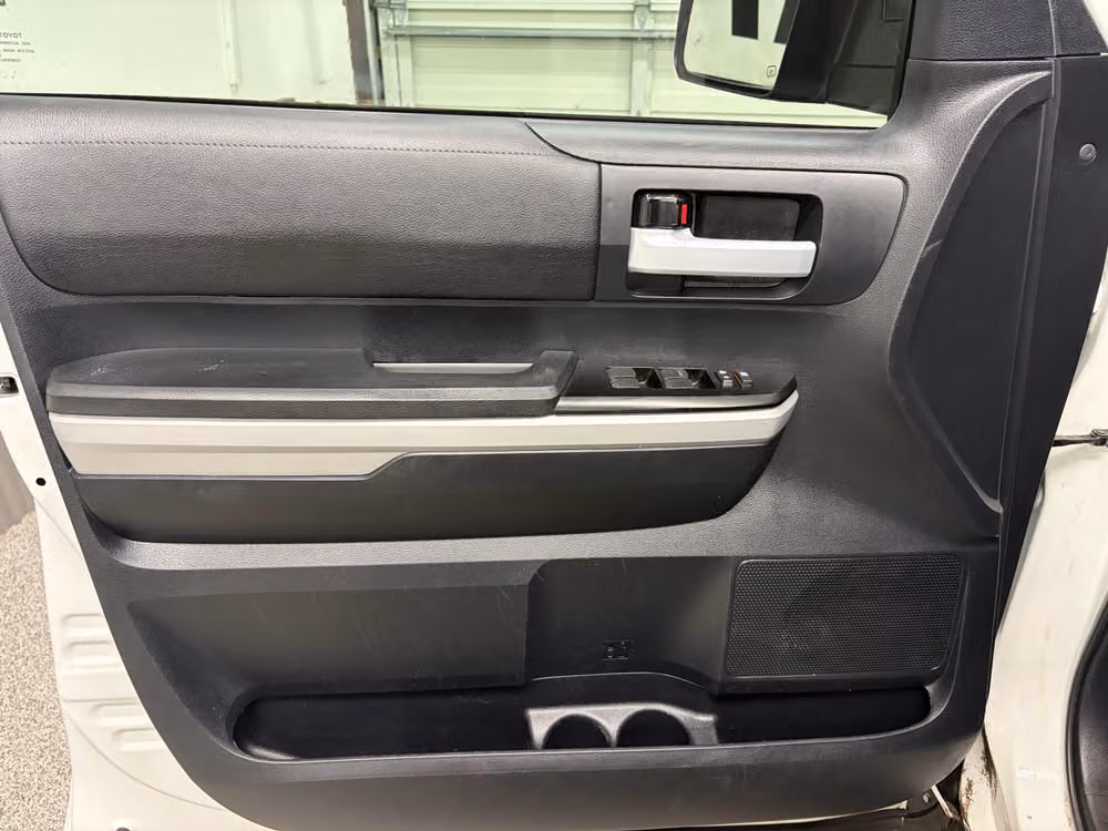 2019 Toyota Tundra SR5 CrewMax Image 17