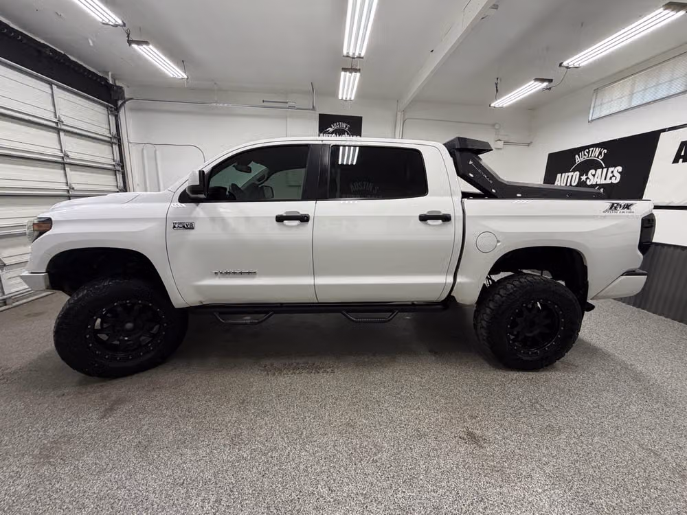 2019 Toyota Tundra SR5 CrewMax Image 7
