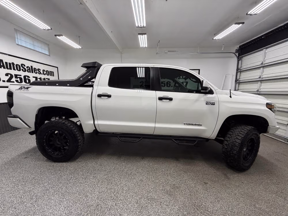 2019 Toyota Tundra SR5 CrewMax Image 2