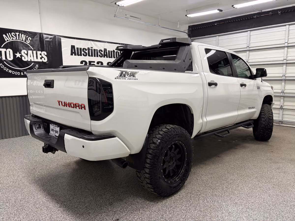 2019 Toyota Tundra SR5 CrewMax Image 3