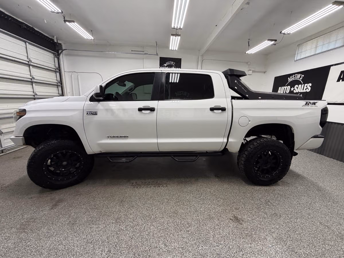 2019 Toyota Tundra SR5 CrewMax Image 7
