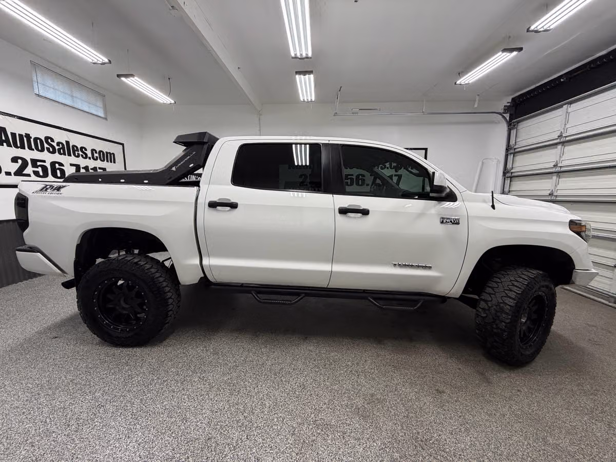 2019 Toyota Tundra SR5 CrewMax Image 2