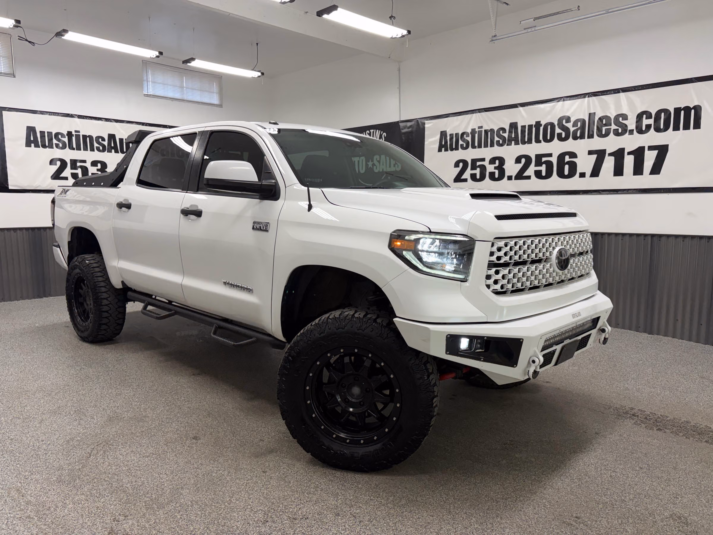 2019 Toyota Tundra SR5 CrewMax Image 1