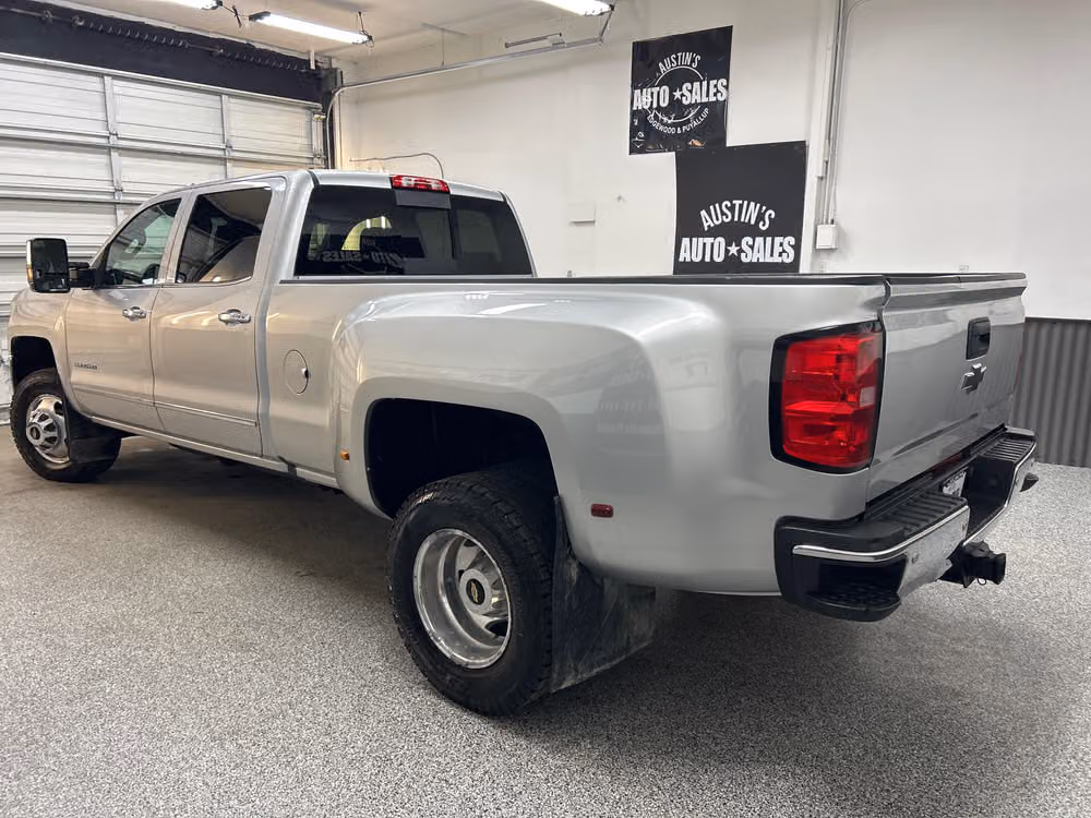 2018 Chevrolet Silverado 3500HD LTZ Crew Cab Lower Image 2