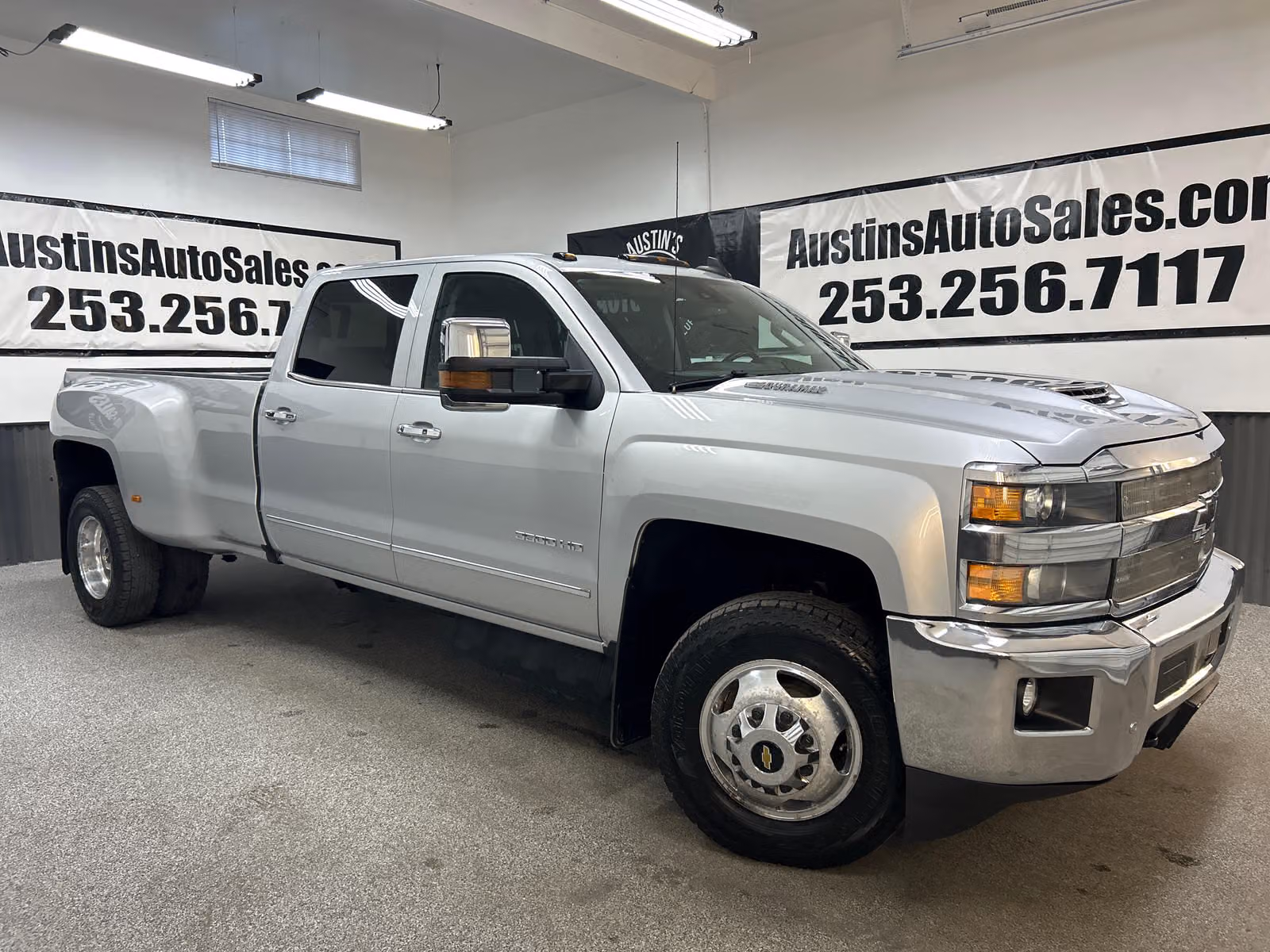 2018 Chevrolet Silverado 3500HD LTZ Crew Cab Upper Image 1