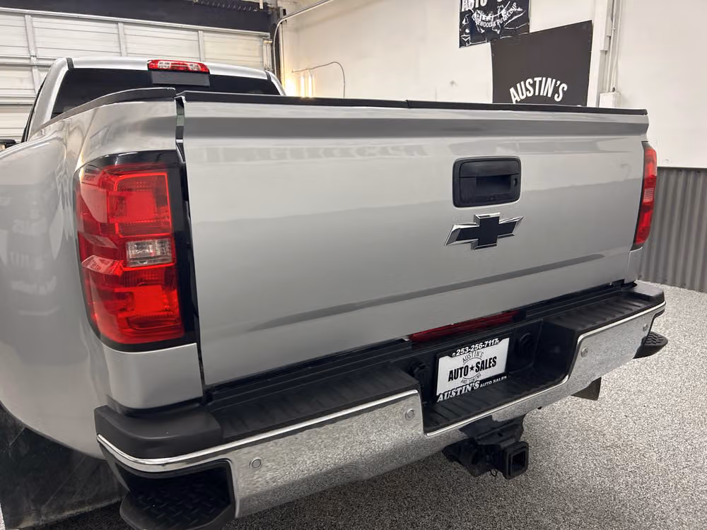2018 Chevrolet Silverado 3500HD LTZ Crew Cab Image 5