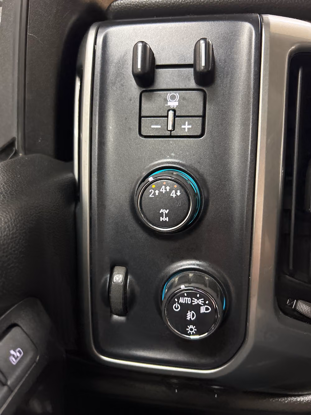 2018 Chevrolet Silverado 3500HD LTZ Crew Cab Image 13