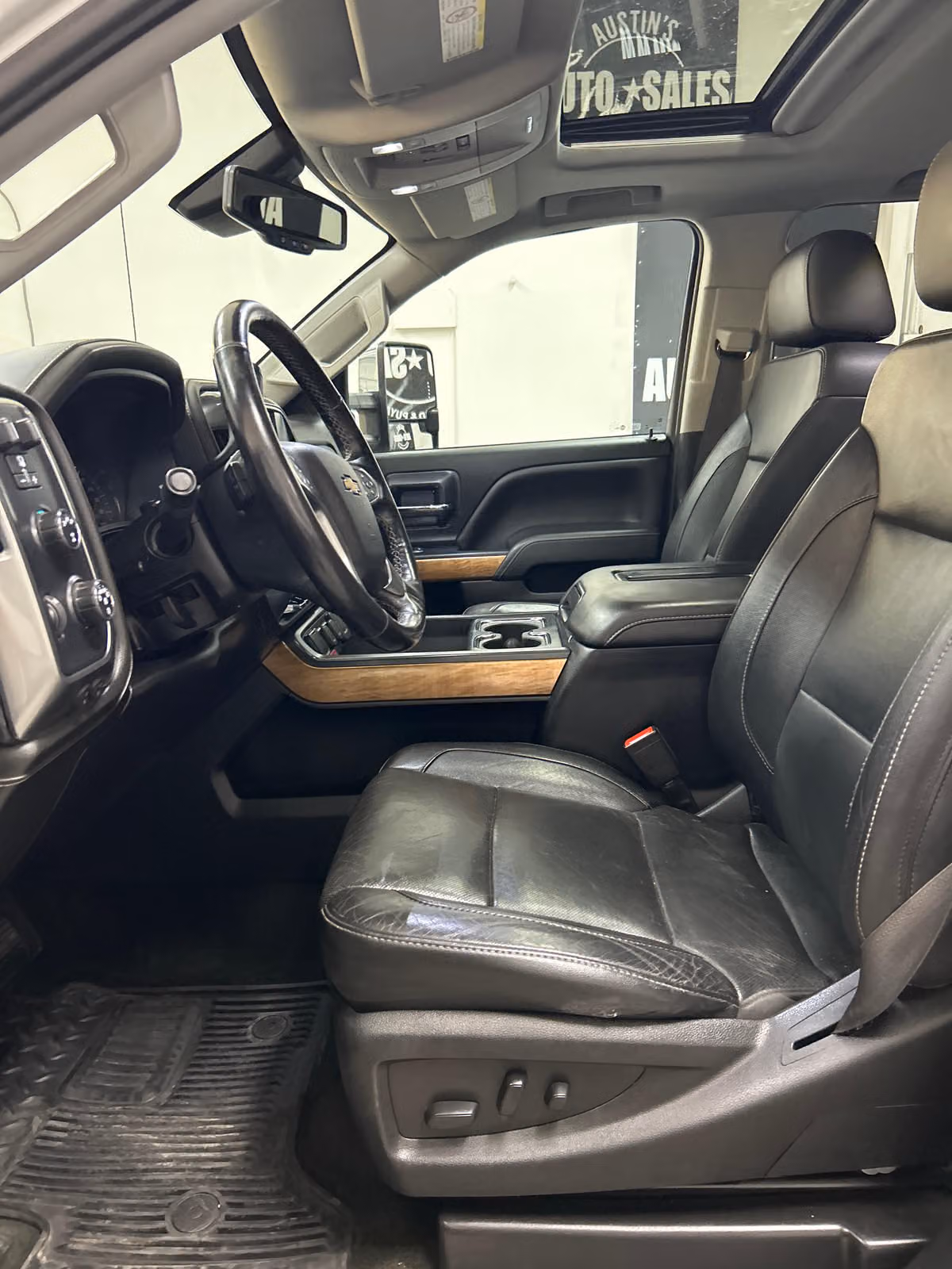 2018 Chevrolet Silverado 3500HD LTZ Crew Cab Image 7