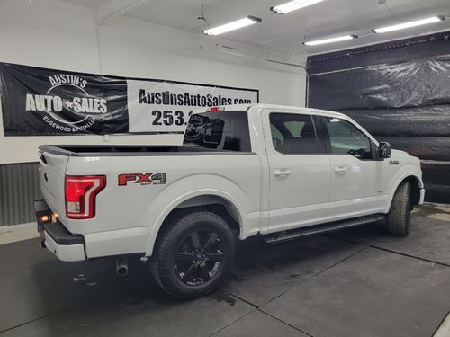 2016 Ford F-150 XLT SuperCrew Lower Image 2