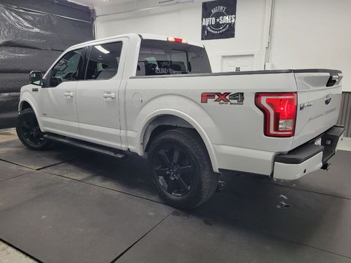 2016 Ford F-150 XLT SuperCrew Lower Image 3