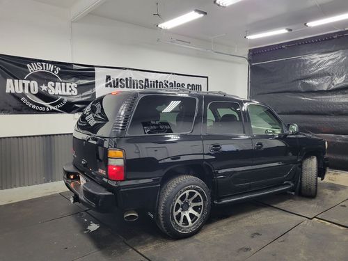2004 GMC Yukon Denali Lower Image 2