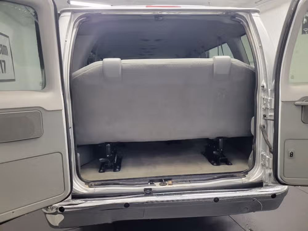 2011 Ford E-Series E 350 SD XLT 3dr Extended Passenger Van Passenger Image 7