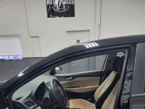 2020 Hyundai ACCENT SEL Lower Image 3