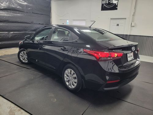 2020 Hyundai ACCENT SEL Lower Image 2