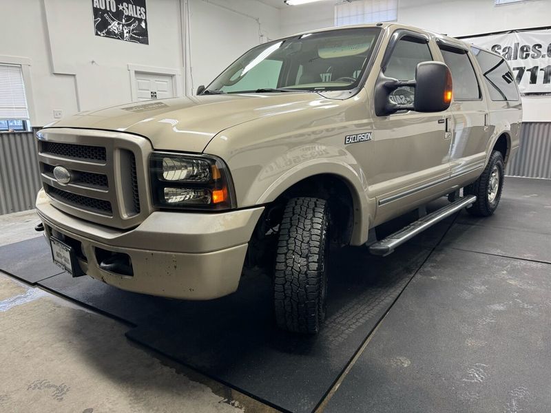 2005 Ford Excursion Limited Upper Image 2
