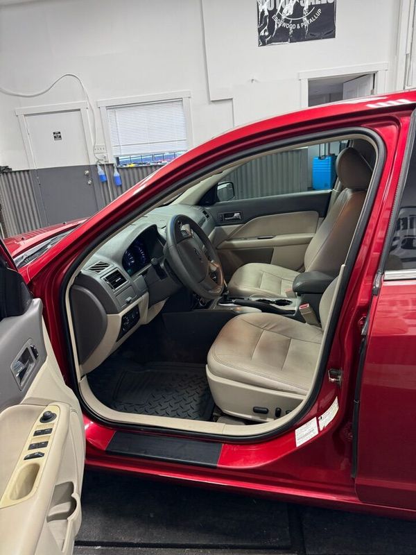 2011 Ford Fusion SEL Austin's Auto Sales