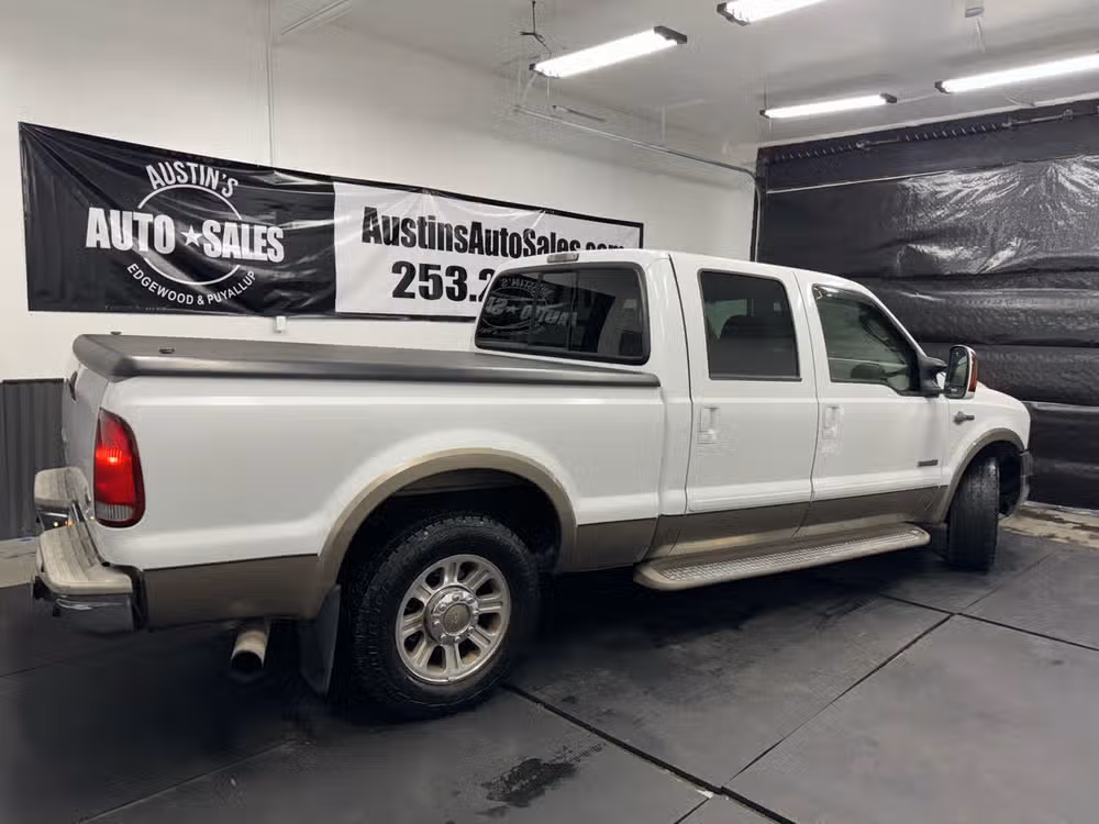 2007 Ford F-250 Super Duty Lariat 4dr Crew Cab SB Crew Cab Image 4