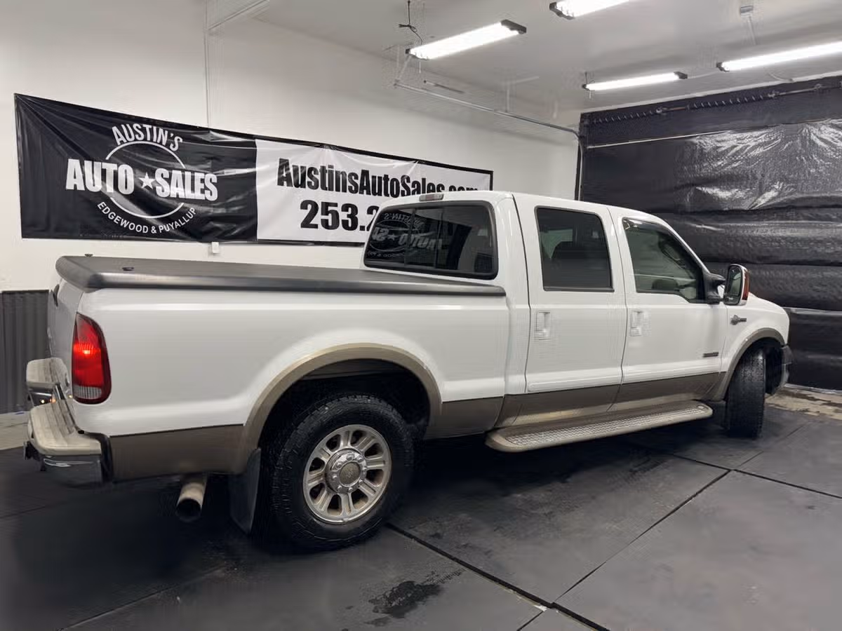 2007 Ford F-250 Super Duty Lariat 4dr Crew Cab SB Crew Cab Image 4