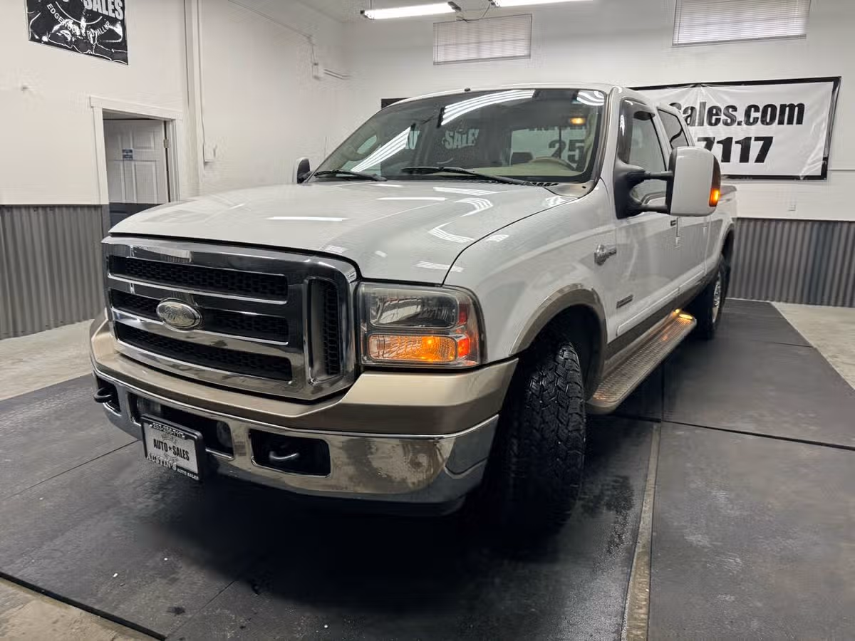 2007 Ford F-250 Super Duty Lariat 4dr Crew Cab SB Crew Cab Image 2
