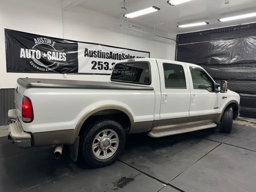 2007 Ford F-250 Super Duty Lariat 4dr Crew Cab SB Crew Cab Lower Image 2