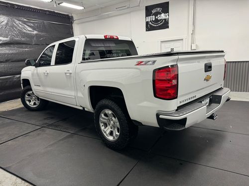 2017 Chevrolet Silverado 1500 LT Z71 4x4 4dr Crew Cab 5.8 ft. SB Crew Cab Lower Image 2