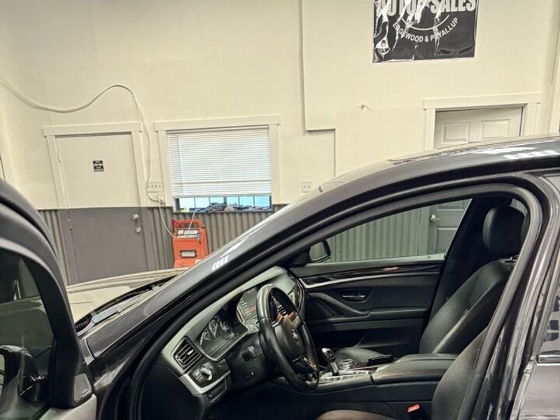 2014 BMW 5 Series 535i xDrive Upper Image 2