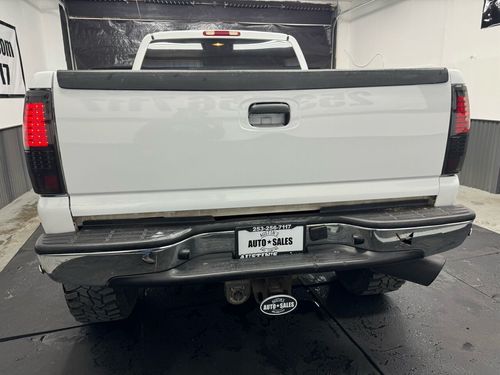 2004 Chevrolet Silverado 2500HD LT 4dr Extended Cab 4WD SB Extended Cab Lower Image 1
