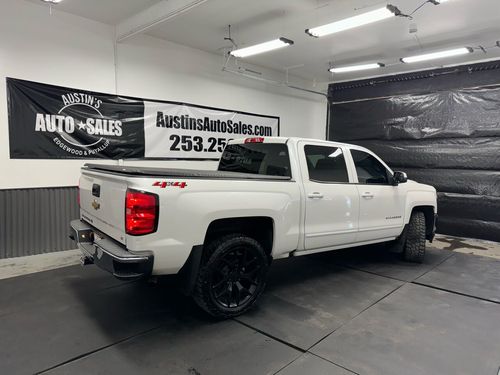 2018 Chevrolet Silverado 1500 LT Crew Cab Lower Image 2