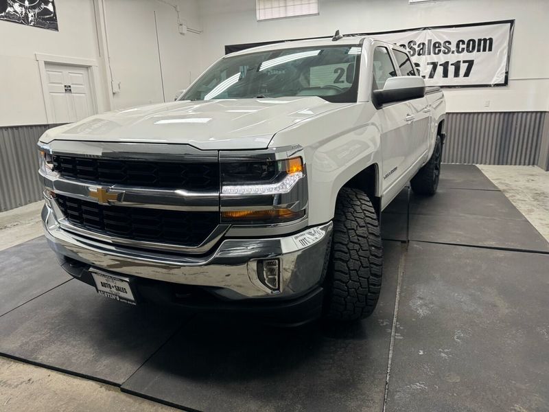 2018 Chevrolet Silverado 1500 LT Crew Cab Upper Image 2