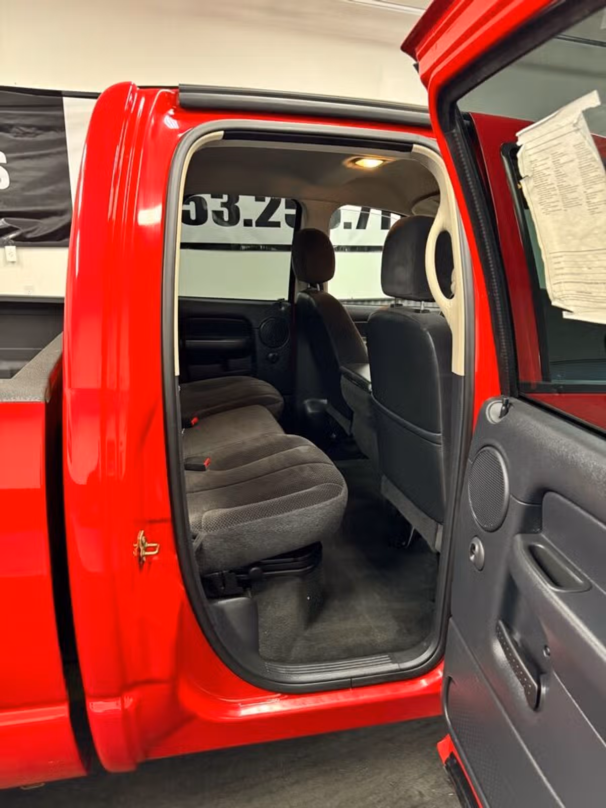 2003 Dodge Ram 3500 SLT 4dr Quad Cab RWD LB SRW Quad Cab Image 9