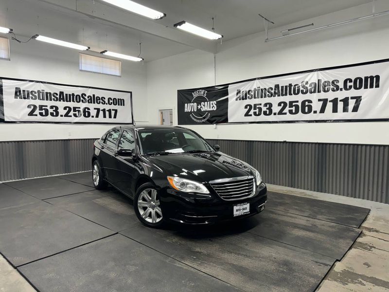 2012 Chrysler 200 Touring Upper Image 1