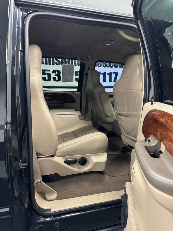 2003 Ford F350 Super Duty Lariat 4dr Crew Cab 4WD LB Crew Cab Austin