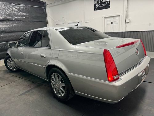 2008 Cadillac DTS Luxury II Lower Image 3