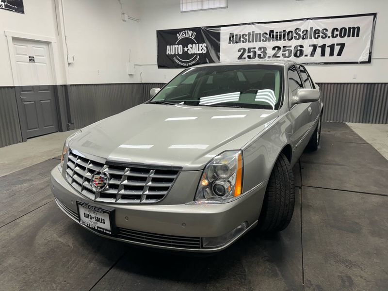 2008 Cadillac DTS Luxury II Upper Image 2