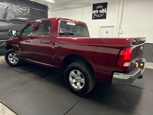 2018 Ram 1500 Express Crew Cab Lower Image 1