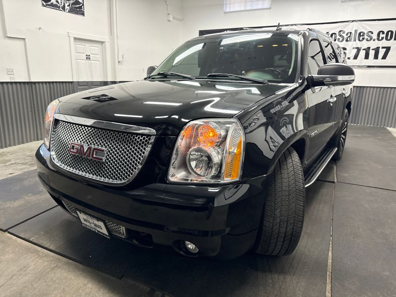 2007 GMC Yukon Denali Upper Image 2