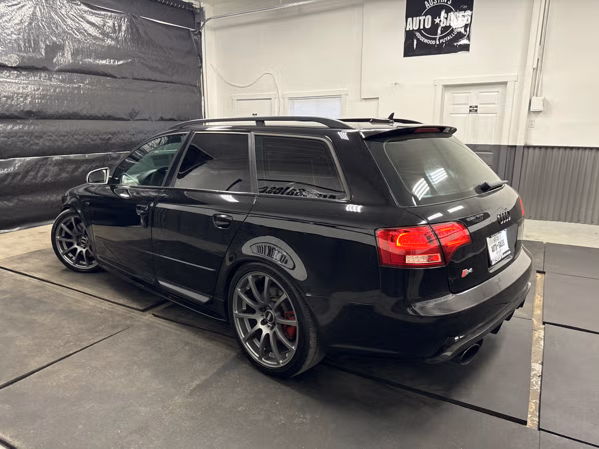 2006 Audi S4 Avant quattro Image 2