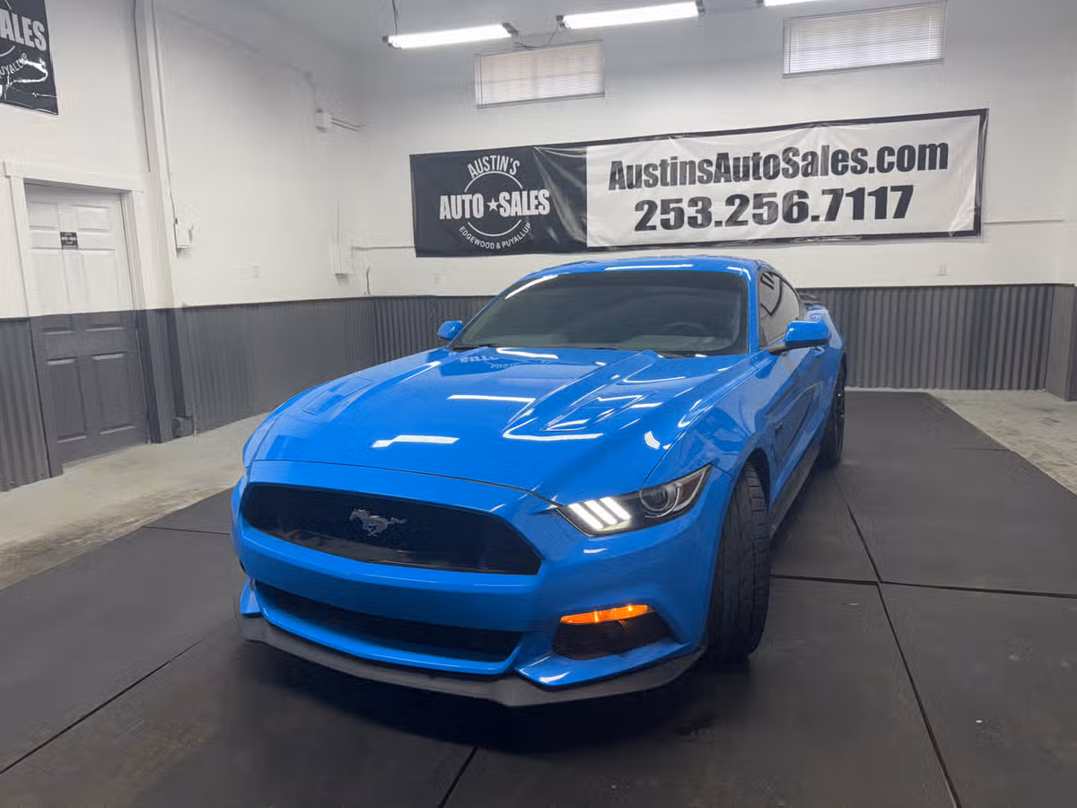2017 Ford Mustang GT Premium Image 2