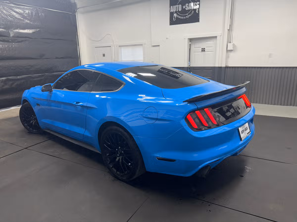 2017 Ford Mustang GT Premium Image 3