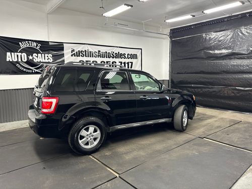 2009 Ford Escape XLT Lower Image 3