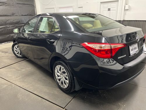 2018 Toyota Corolla LE Lower Image 2