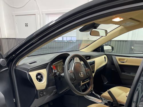 2018 Toyota Corolla LE Lower Image 3
