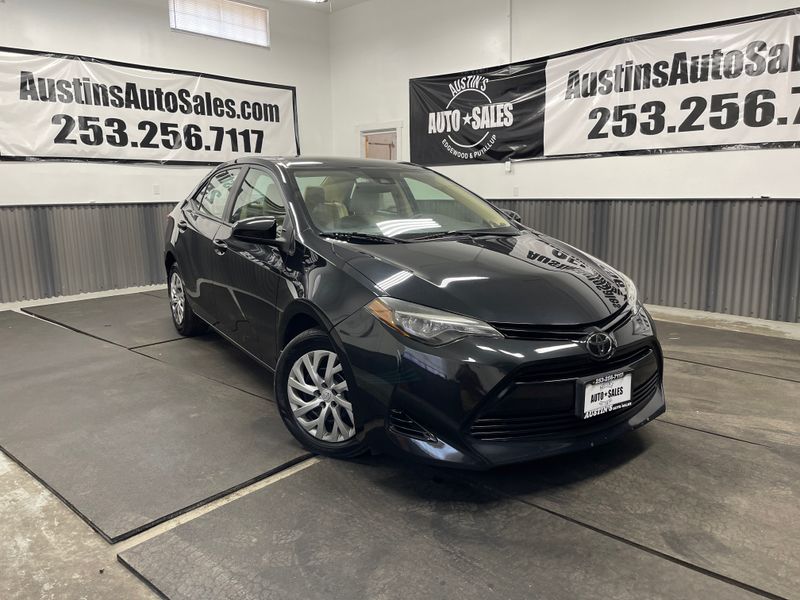 2018 Toyota Corolla LE Upper Image 1