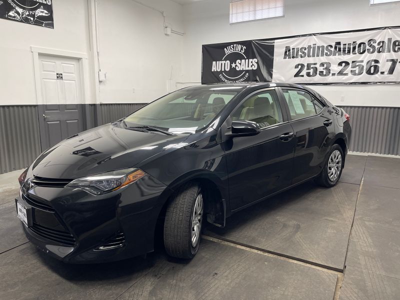2018 Toyota Corolla LE photo 2