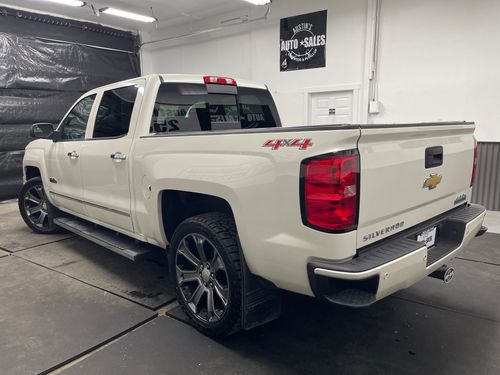 2015 Chevrolet Silverado 1500 Crew Cab Lower Image 2