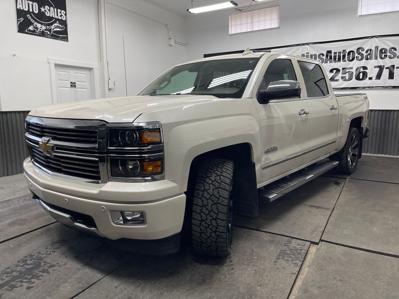 2015 Chevrolet Silverado 1500 Crew Cab Upper Image 2